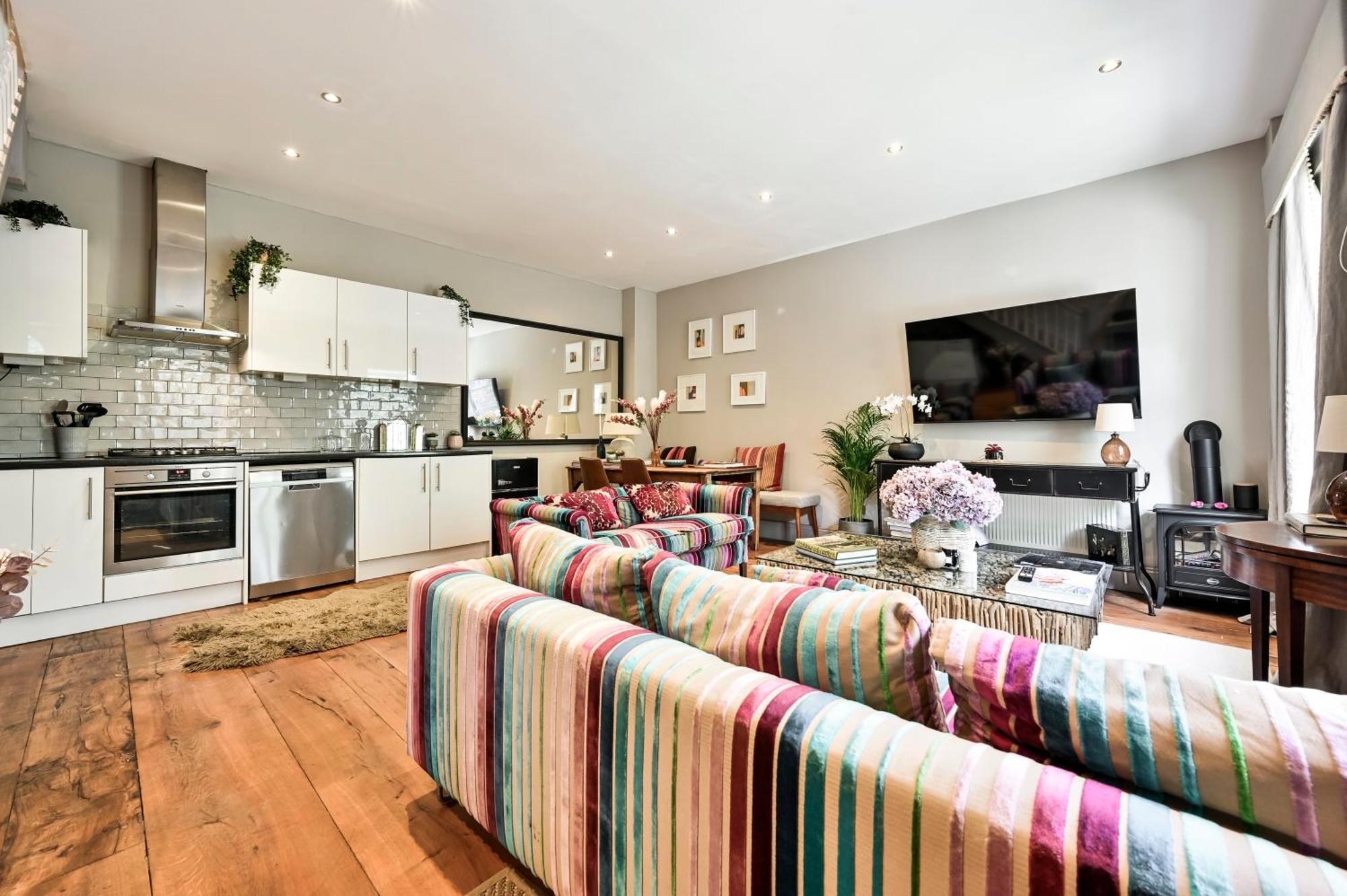 Apartamento Magnificent 2 Bed Hyde Park Mews House Londres Exterior foto